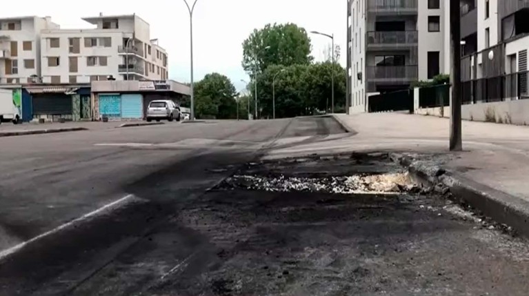 Конфликт между группировками начался после того, как 16-летний чеченец был избит, предположительно, наркоторговцами Фото: © кадр из видео телеканала  RMC
