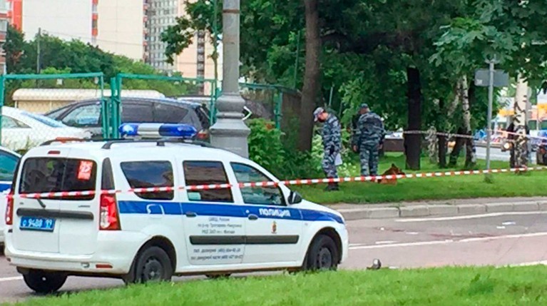 Об этом свидетельствую записи в тетради и телефоне Ратмира Галаева, сообщают в Telegram-каналах Сотрудники оперативных служб на месте стрельбы на Ленинском проспекте, в ходе которого два полицейских получили ранения.