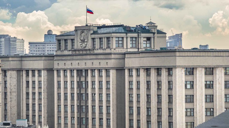 Ранее СМИ сообщили, что кабмин обсуждает повышение ставки НДФЛ с 13 до 15% для более обеспеченных россиян Фото: © GLOBAL LOOK press / Konstantin Kokoshkin