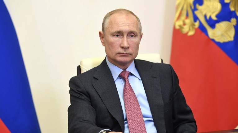 Путин пообещал изучить вопрос о разрешении поиска пропавших людей по сигналу смартфона — Daily Storm