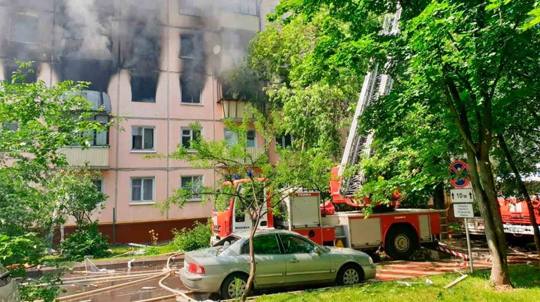 В результате инцидента пострадали пять человек, троих госпитализировали, никто не погиб Фото: © МЧС