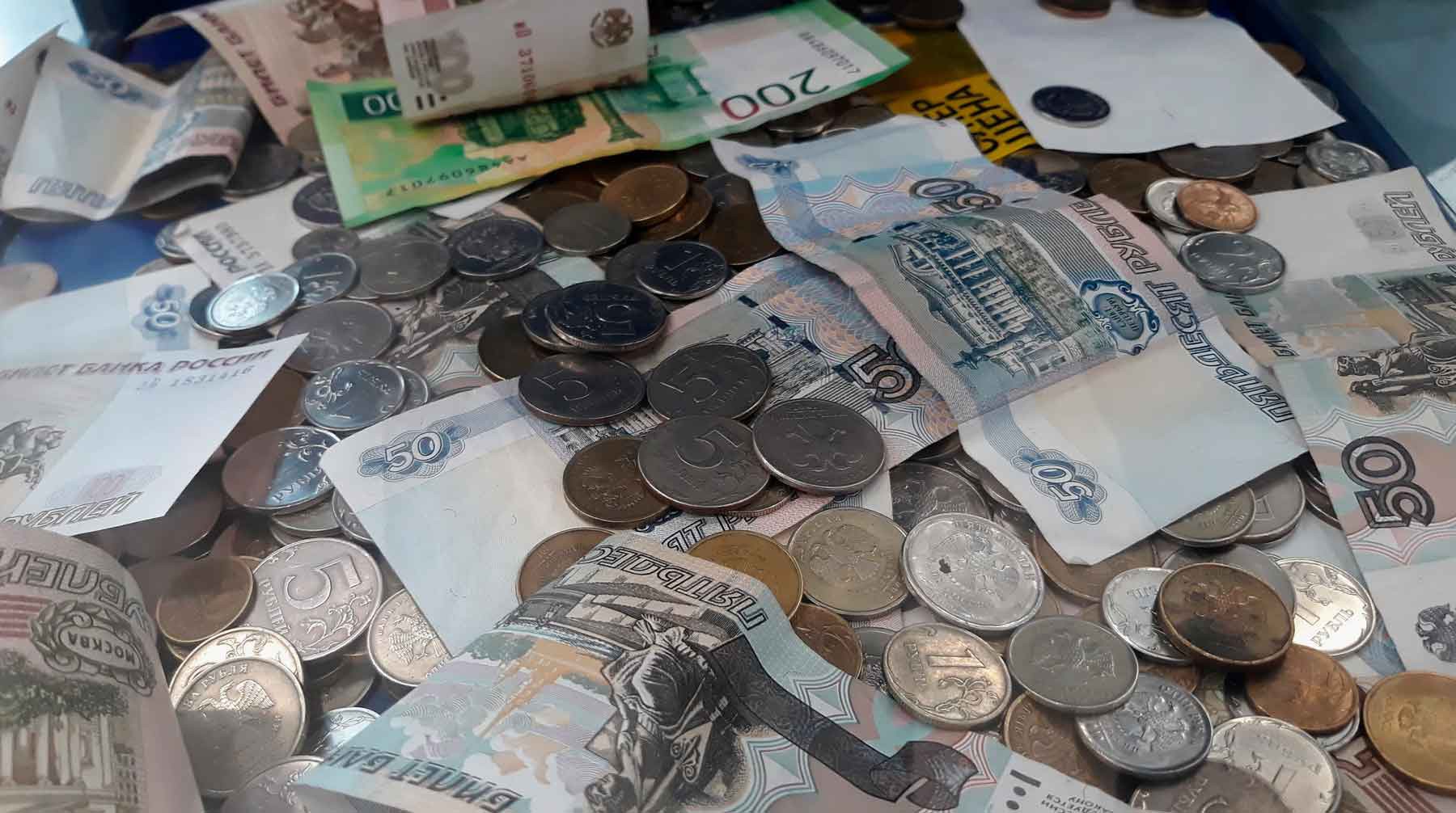 Dailystorm - Доля россиян с доходом ниже 15 тысяч рублей возросла до 45%