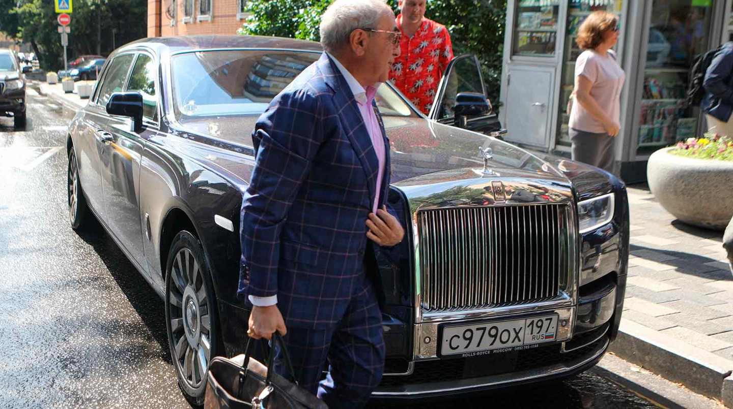 Адвокат Александр Добровинский у Пресненского суда