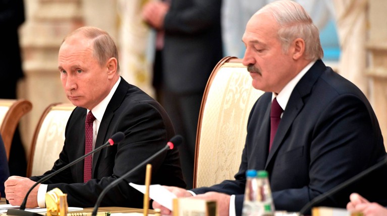 Лукашенко договорился с Путиным о рефинансировании белорусского долга в миллиард долларов — Daily Storm