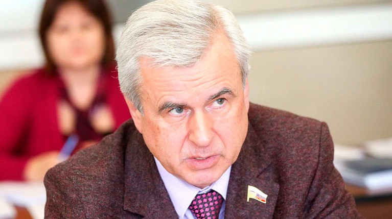 «Единая Россия» обсудит снятие депутата с должности в комитете Госдумы по госстроительству — Daily Storm