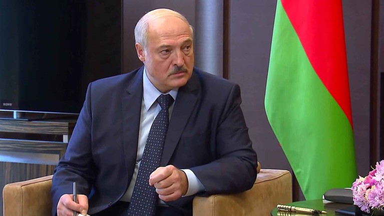 «Шатаются по Минску»: Лукашенко пригрозил выявить каждого оппозиционера — Daily Storm