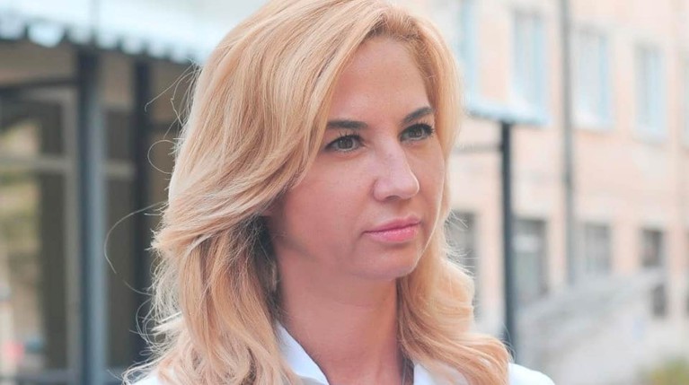 Ирина Солдатова ранее попросила жителей региона «перестать искать виноватых и устраивать провокации» Ирина Солдатова стала министром здравоохранения Омской области в апреле 2020 года