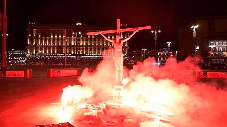 Кураев: Акция с Христом и горящим крестом на Лубянке — это успех христианской миссии — Daily Storm