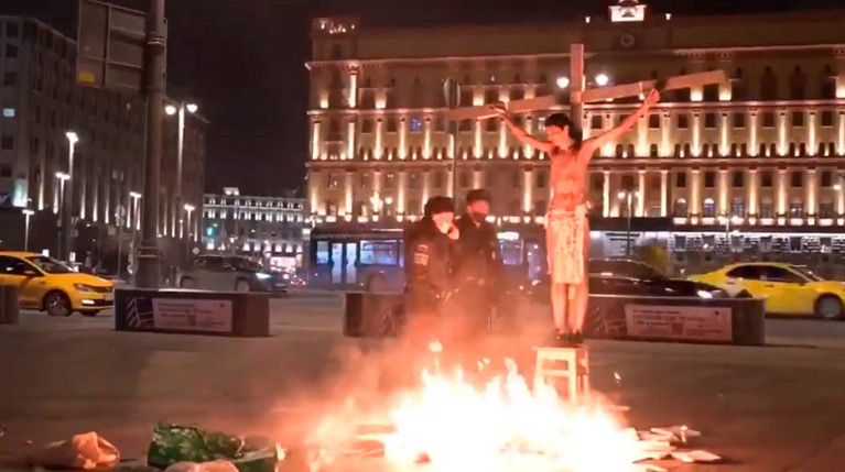 В Pussy Riot поддержали акцию с Христом и «ФСБ» на Лубянке — Daily Storm