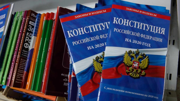 Глава государства также подписал законы о новом порядке назначения генпрокурора и консультациях при назначении глав ФСБ и СВР Фото: © Global Look Press / Замир Усманов
