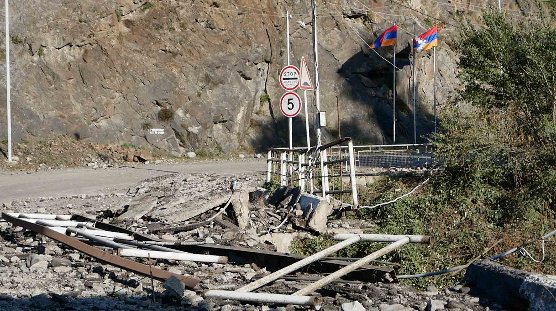 Оппозиция поддерживает работу российских миротворцев в регионе, добавил Ванецян Фото: © Daily Storm