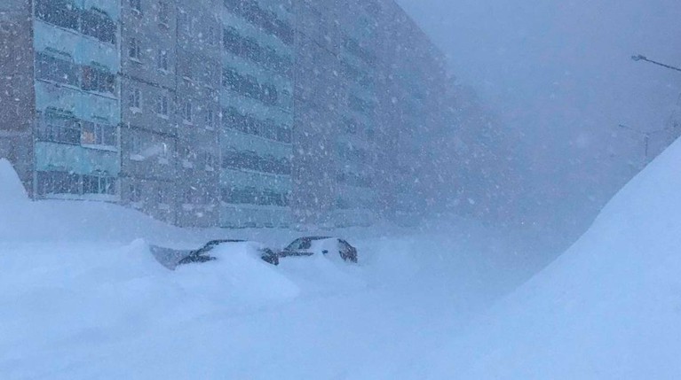 Въезд на территорию аэропорта временно закрыт для всех видов транспорта Фото: © Вконтакте / Типичный Норильск