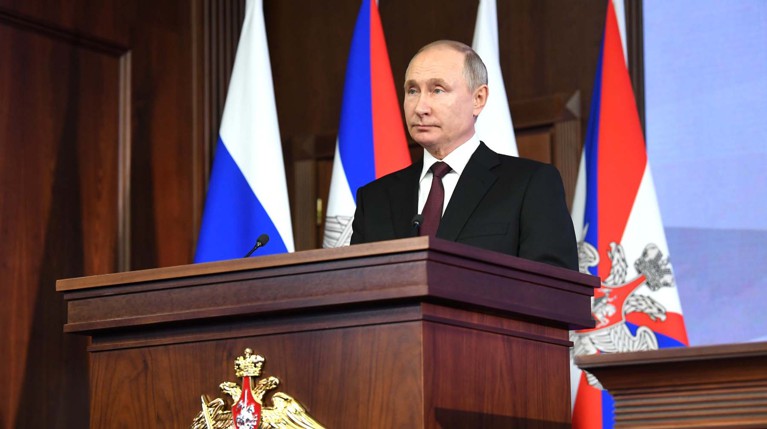 Ветераны войны, экс-президенты и дороги: Путин подписал пакет законов — Daily Storm