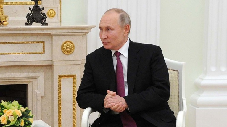Путин поручил со следующей недели начать массовую вакцинацию россиян от COVID-19 — Daily Storm