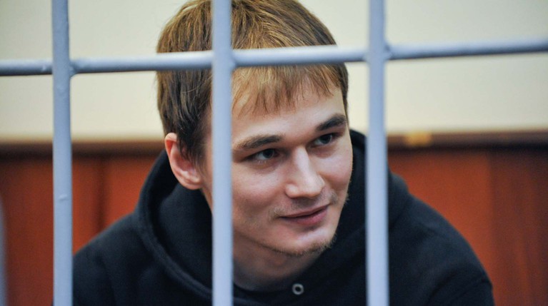 Аспиранта МГУ Мифтахова приговорили к шести годам за атаку на офис «Единой России» — Daily Storm
