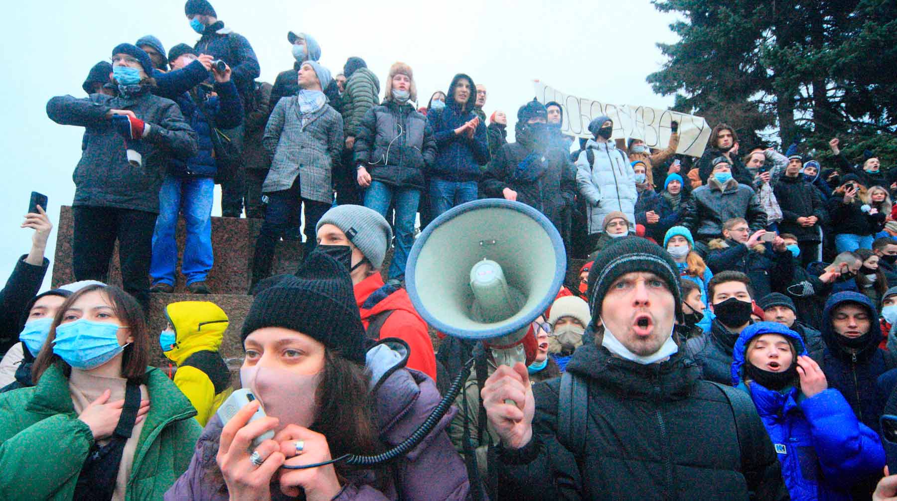 В Совфеде поддержали идею защитить детей от участия в незаконных акциях Фото: © Global Look Press / Замир Усманов