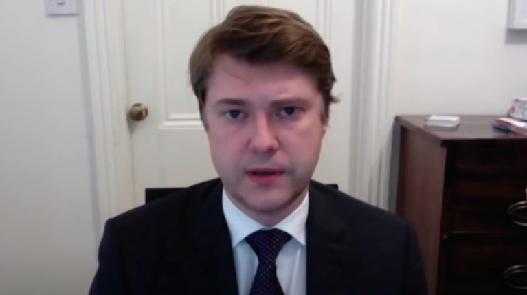 Соратник Навального встретился с британским дипломатом ради гранта — видео — Daily Storm