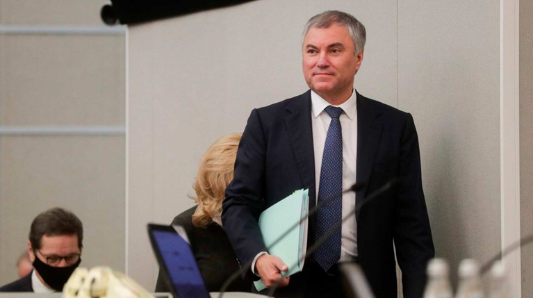 Володин призвал повысить зарплаты в регионах, чтобы люди не жили «в вагончиках» в Москве — Daily Storm
