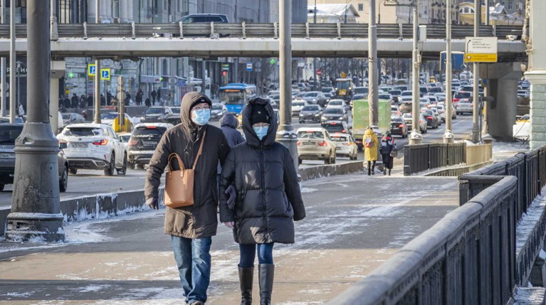 Чтобы избежать третьей волны: глава Минздрава призвал россиян продолжать носить маски — Daily Storm