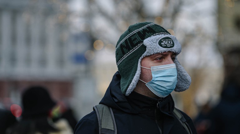 В России за сутки выявили менее 10 тысяч новых случаев COVID-19 — Daily Storm