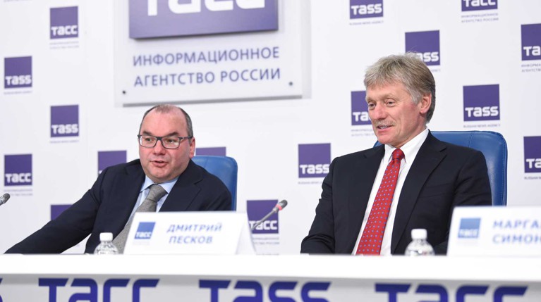 Песков о блокировках в Twitter: Компания любого калибра должна соблюдать закон — Daily Storm