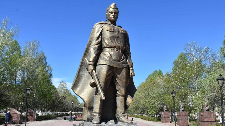 В Татарстане сгорел дотла памятник воину-освободителю из огнеупорного материала — Daily Storm