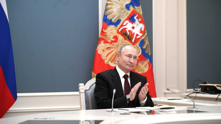 Путин призвал инвесторов до 2025 года вложить в экономику Крыма триллион рублей — Daily Storm