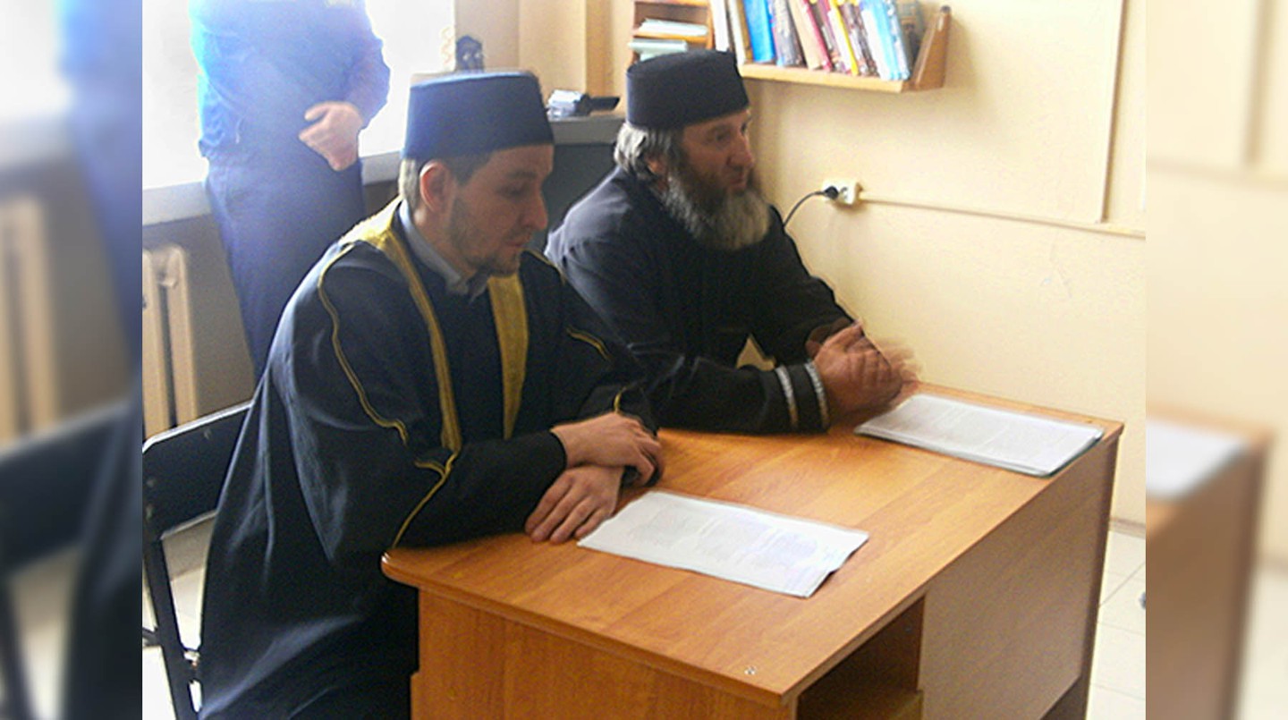 Имам-мухтасиб Владимирской области Азат-хазрат Мунавиров и председатель покровской общины мусульман Абдульбари Султанов