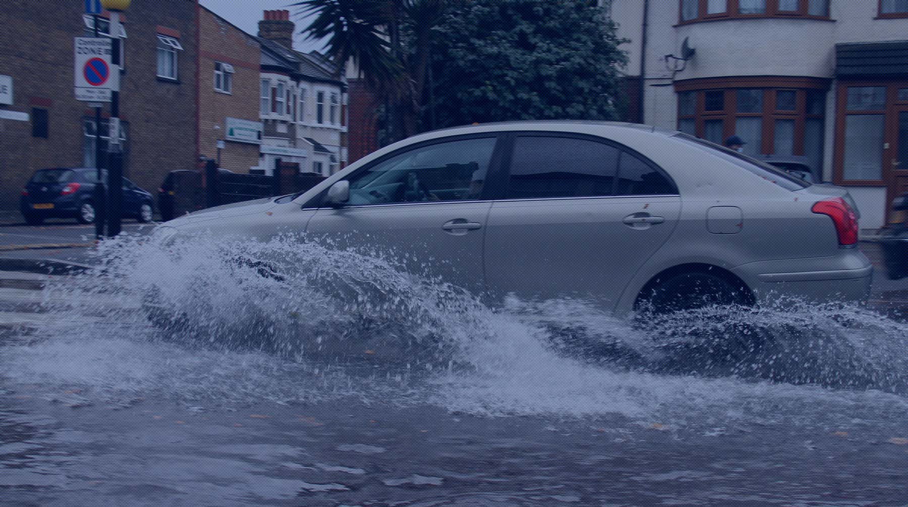 Dailystorm - Бывшие колония и метрополия ушли под воду. Фото и видео из Англии и Индии