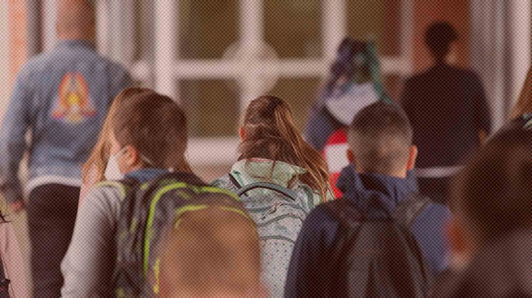 Одноклассники пропавших в Лесосибирске девочек рассказали, что одна из них живет в семье алкоголиков — Daily Storm