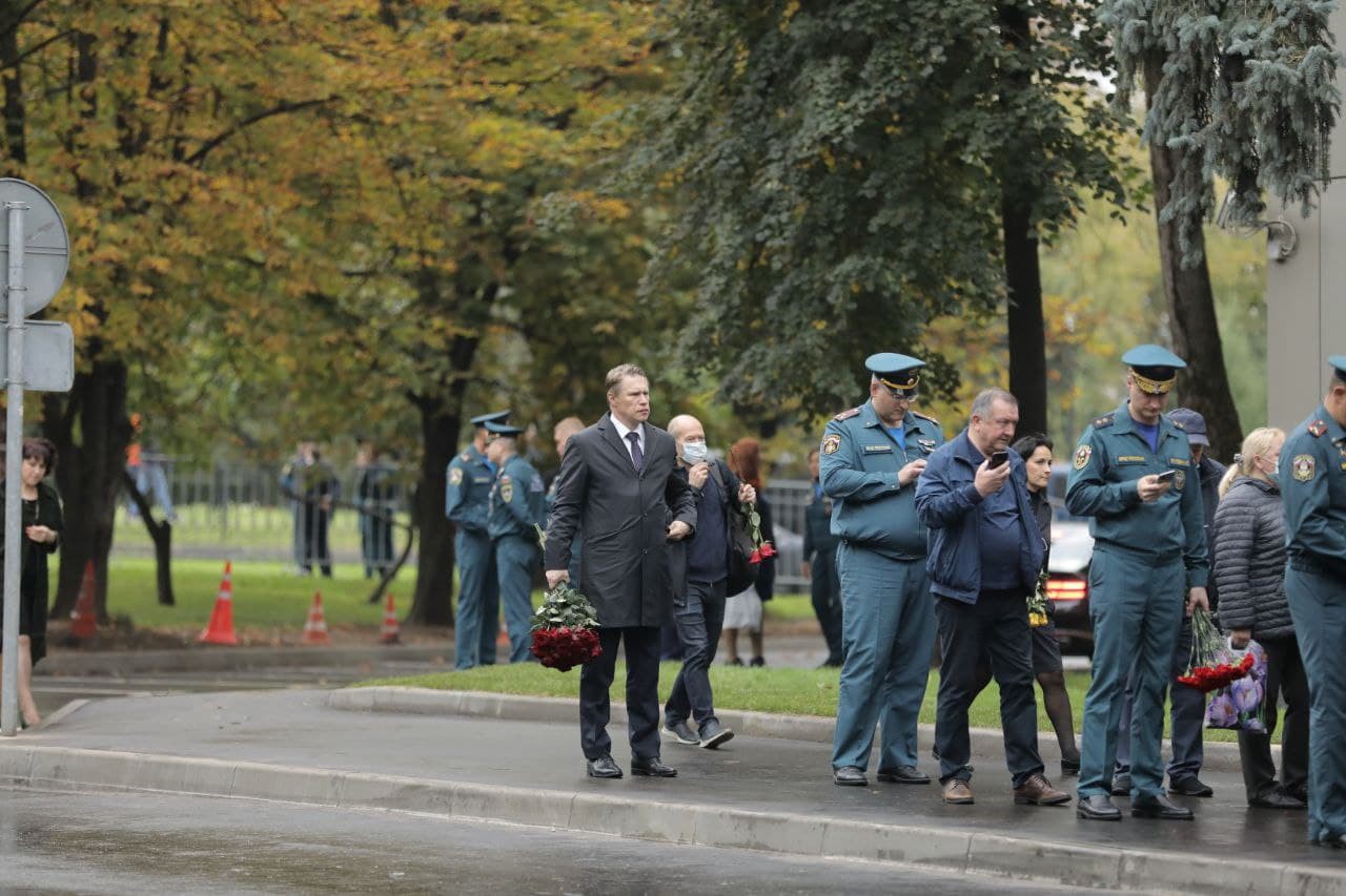 Министр здравоохранения Михаил Мурашко на траурной процессии.