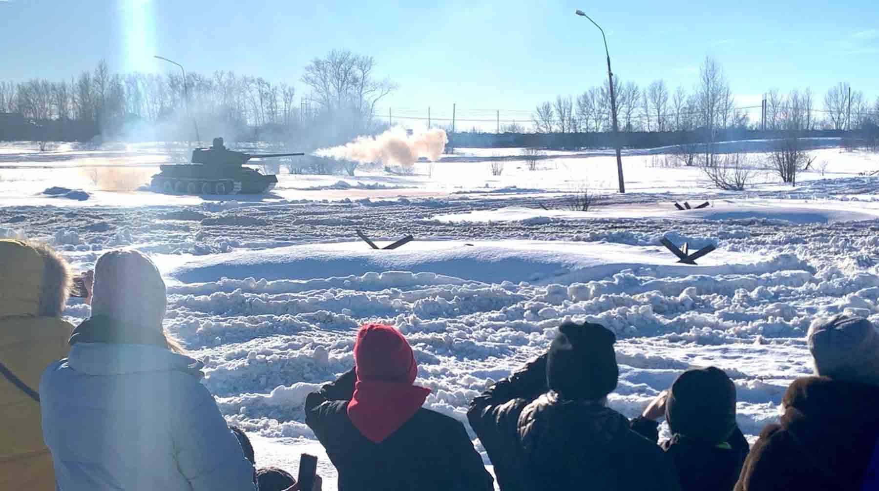 Т-34 расправился с немецким «зверинцем» и привёз весну в парк