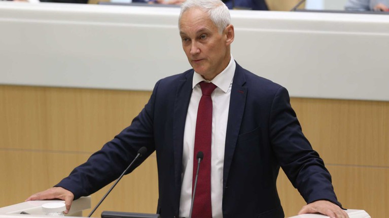 По его мнению, российская валюта «переукреплена»