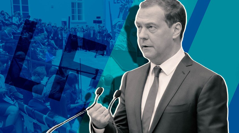 Патриот и «плохой полицейский». Политологи проанализировали выступление Медведева на ПМЮФ — Daily Storm