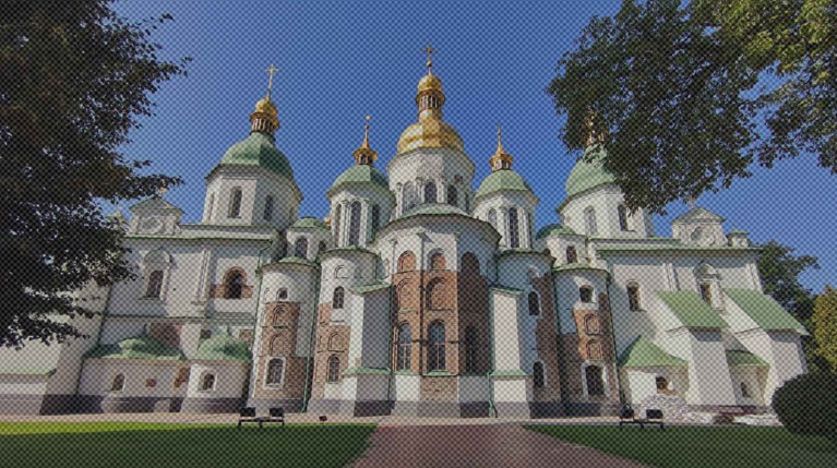 От украинского лидера трудно ожидать набожности, уточнил представитель РПЦ Софийский собор (Киев)