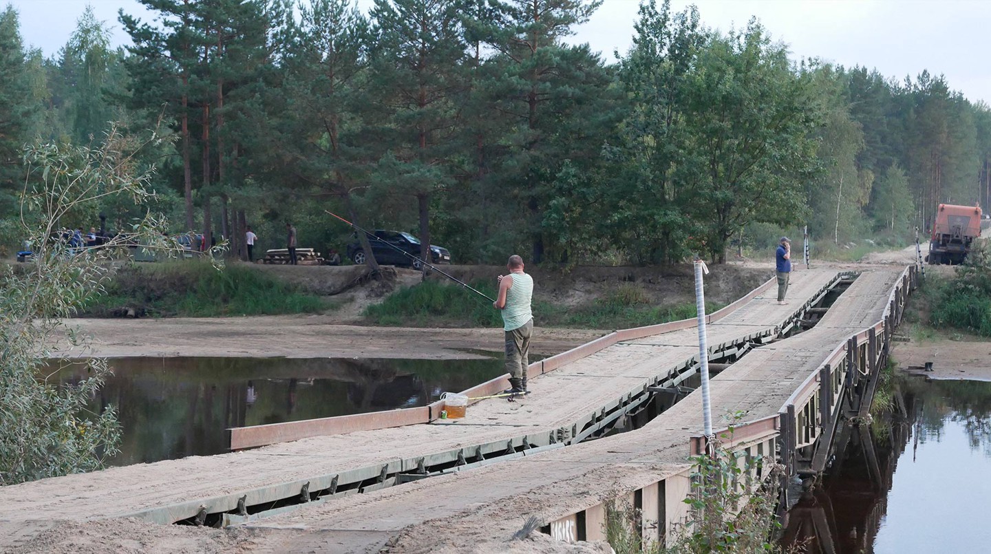 Рыбаки возле лагеря