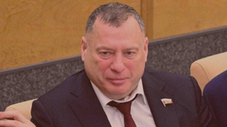 По мнению парламентария, необходимо таким образом пресечь поставки Западом оружия Киеву Юрий Швыткин
