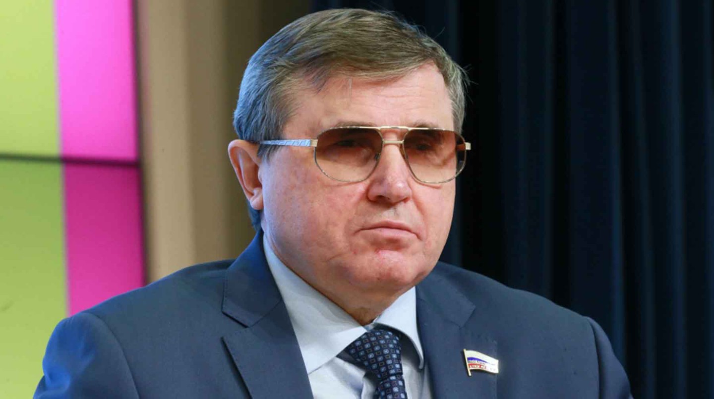 Олег Смолин