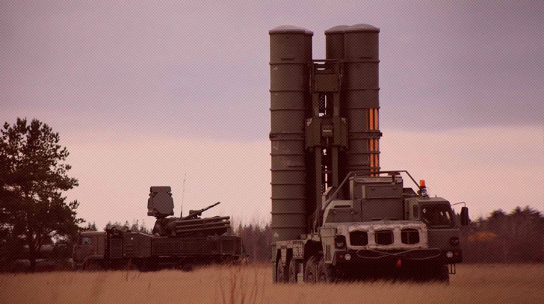 Беспилотники атаковали Крым, повреждены здания и ранен один человек — Daily Storm