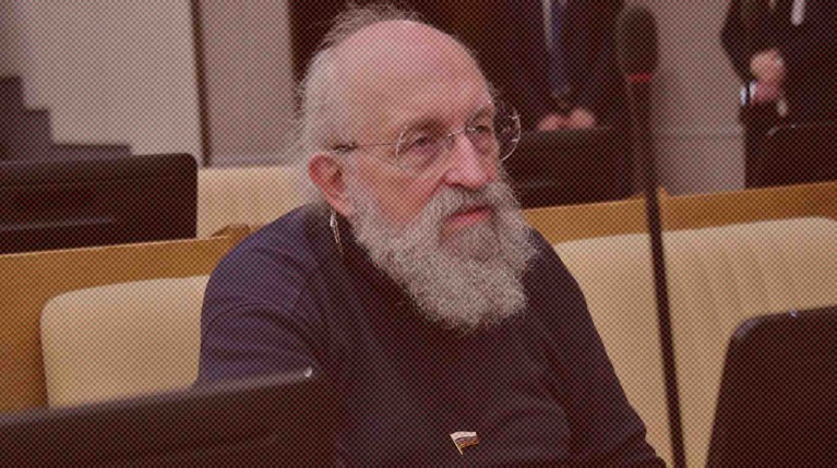 По мнению депутата Госдумы, СМИ всегда должны указывать, менял ли преступник пол Анатолий Вассерман