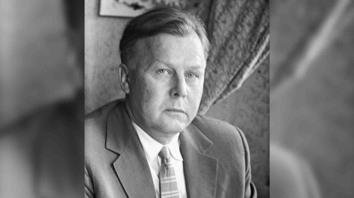 Поэт Александр Трифонович Твардовский (1910 - 1971 г.)