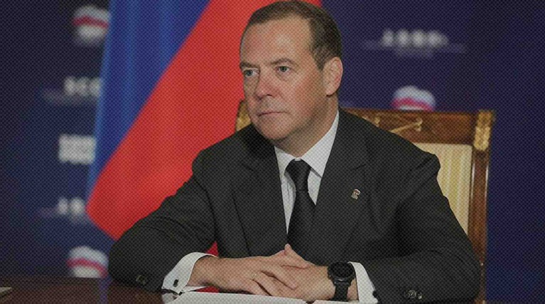 Медведев ответил цитатами из Нового Завета, Ленина и Хрущева на слова Подоляка об ударах ВСУ по Крыму — Daily Storm