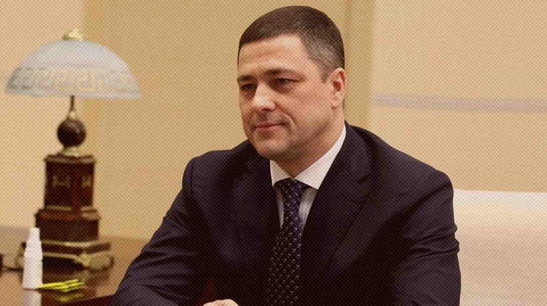 Губернатор Ведерников заявил о пожаре в аэропорту Пскова после атаки дронов — Daily Storm