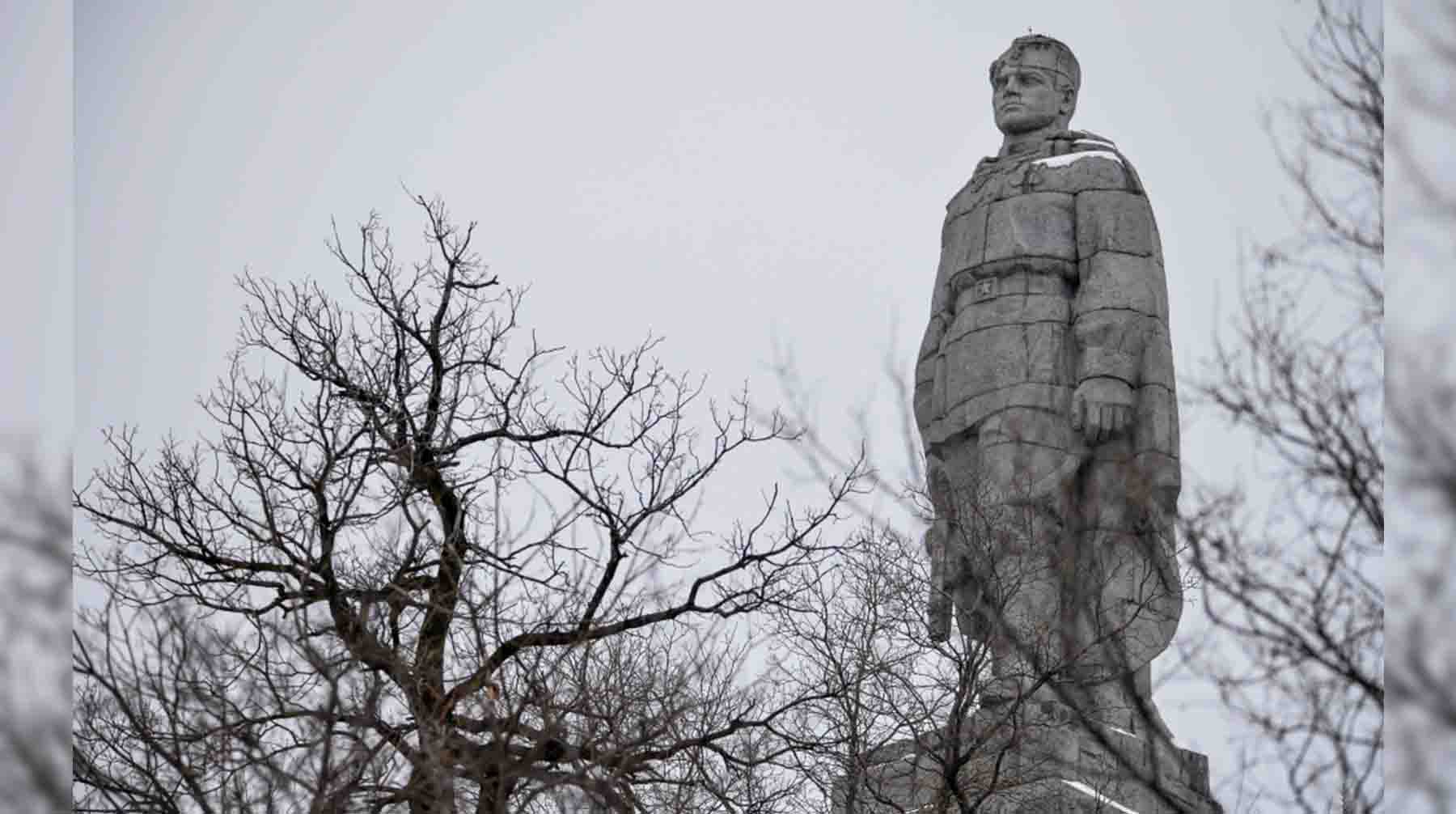 Памятник советскому солдату-освободителю (памятник "Алёша") в болгарском городе Пловдив на холме Бунарджик