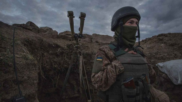 Но и России не стоит рассчитывать на проведение таких торжеств в Киеве, сказал глава украинской военной разведки