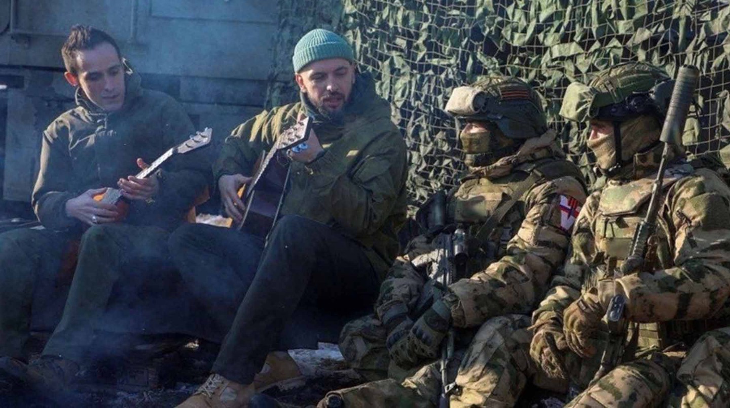 ST с бойцами в зоне СВО