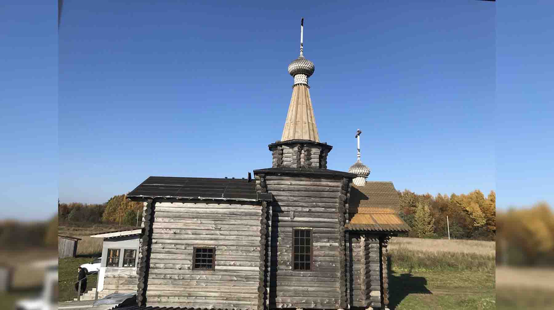 Храм Петра и Павла в поселке Ропша