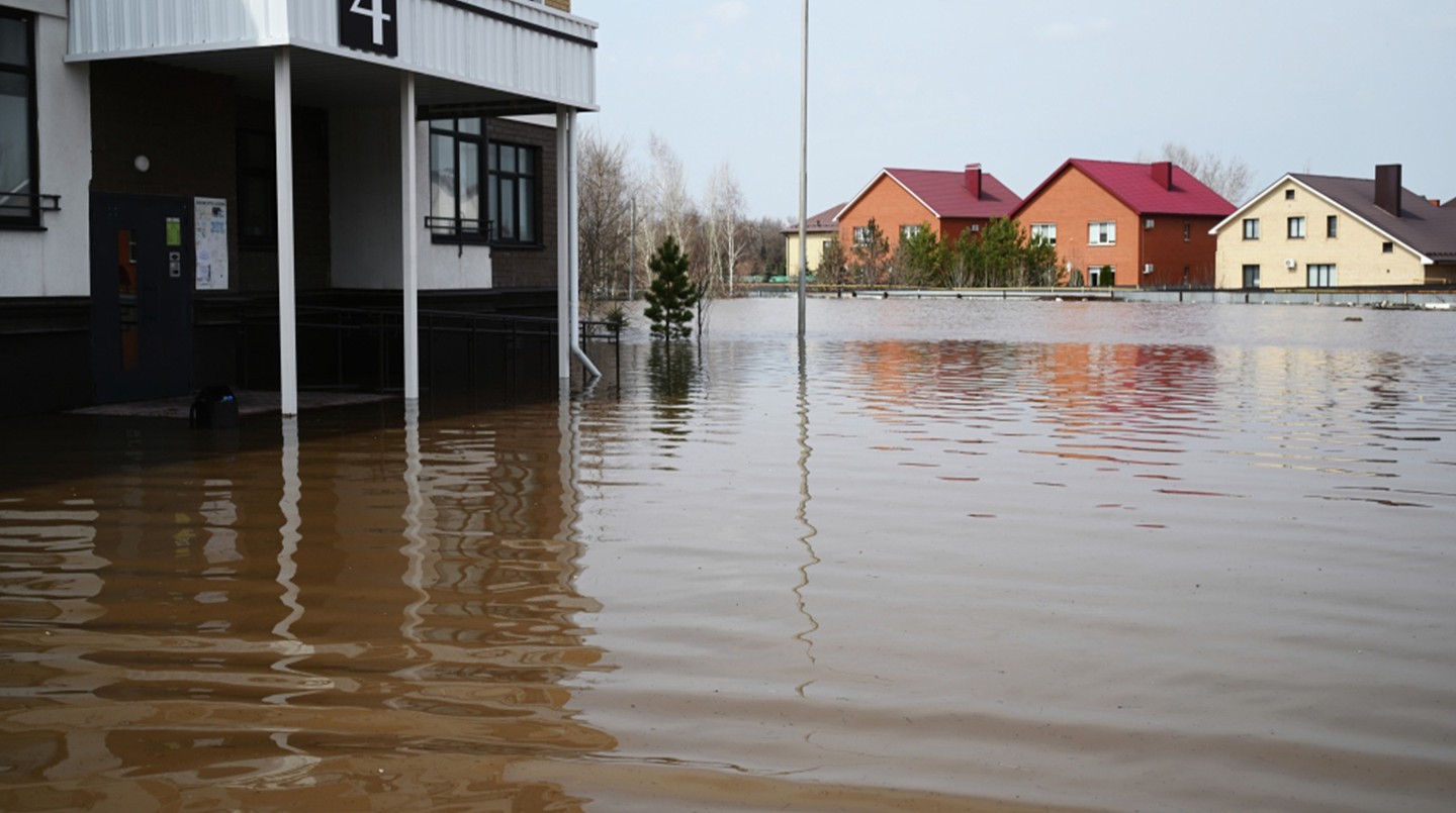 Уровень воды в реке Урал в Оренбурге вырос до 1120 сантиметров