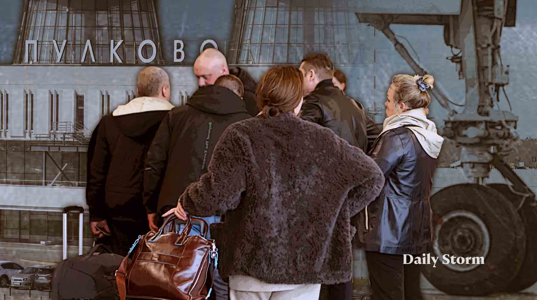 В петербургском Пулково люди по шесть часов сидели в самолетах из-за атаки БПЛА