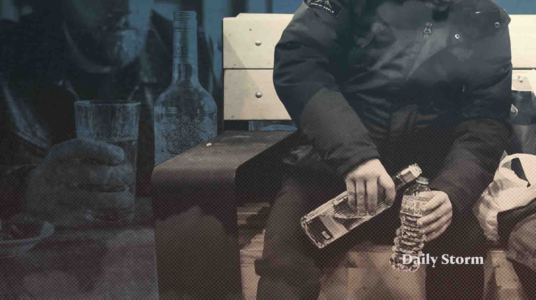 В районе, где от спиртного скончались люди, бодягу продавали через окна квартир или канистрами Коллаж: Daily Storm